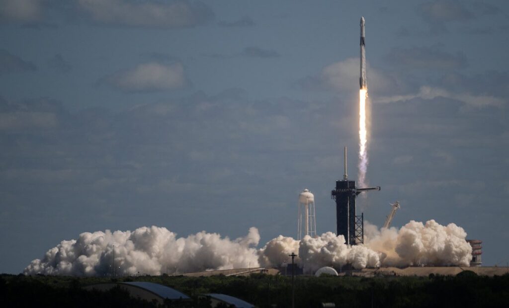 Lançamento espaçonave spacex crew 5