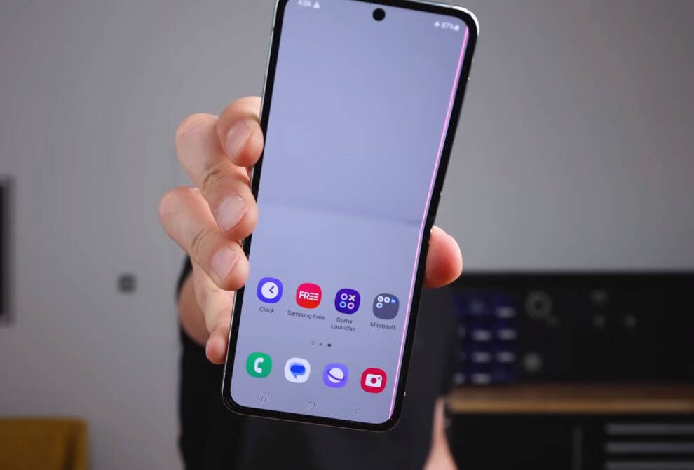 Samsung Galaxy Flip 5 dobrado até quebrar