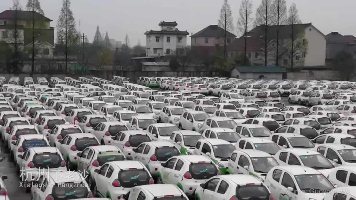 supostos 10.000 carros elétricos abandonados na China