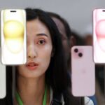 mulher chinesa no lançamento iPhone 15