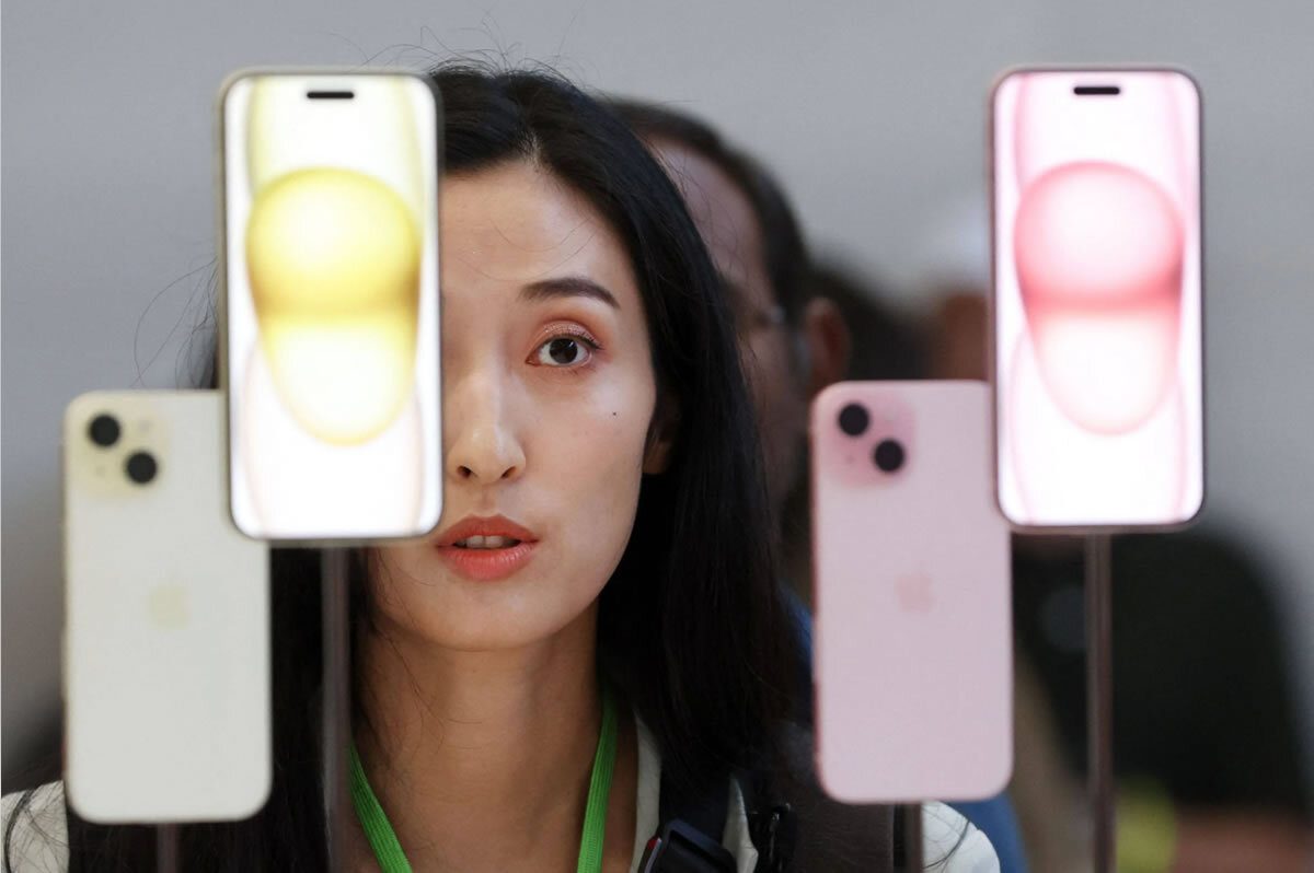 mulher chinesa no lançamento iPhone 15
